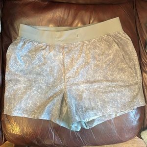 Lululemon T.H.E Linerless Short - 4” inseam